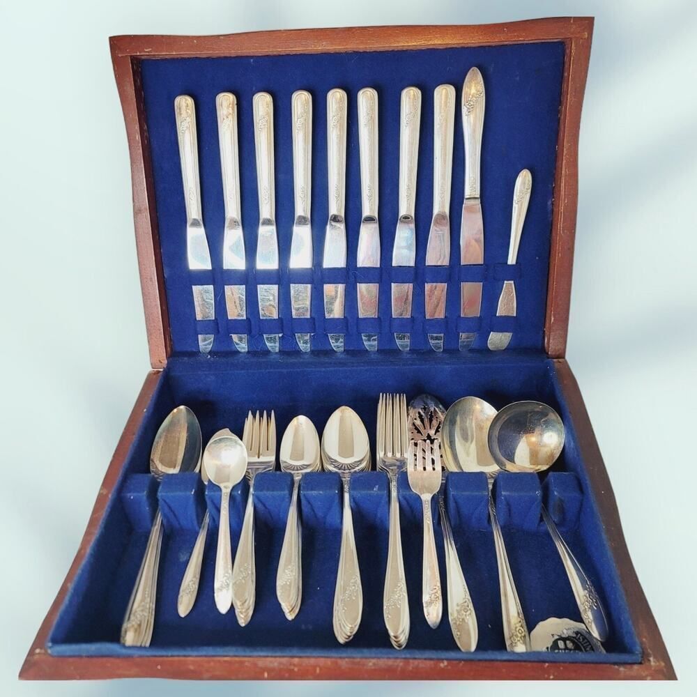 Vtg 1940s Silverware Set QUEEN BESS Tudor Plate ONEIDA‎ Flatware 51 Pieces AS IS